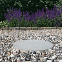 Ladda upp bild till gallerivisning, Smart Form Sweden, Robert Bengtsson, Trampsten, sittsten, exponeringssten, utemiljö, betong, betongplatta, handgjord