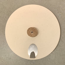 Ladda upp bild till gallerivisning, K prick, Smart Form Sweden, Robert Bengtsson, karaktär, känsla, kork, eK, kulör, kalk, cirKulär, hängare, väggdekor, ljudabsorbent, väggknopp, dörrknopp, vägginstallation, Neurodesign, taktila material, inredningsdetalj, rockhängare, förvaring