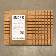 Ladda upp bild till gallerivisning, UNDER för fina stunder, sittunderlag, underlägg, Smart Form Sweden, Robert Bengtsson, kork, presskork, hållbart , förnybart material, taktil, svensk design, svenskt hantverk, handgjort