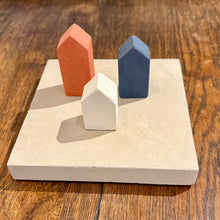 Ladda upp bild till gallerivisning, Set Kvarteret Kalk, Smart Form Sweden, Robert Bengtsson, Kalk, Kalkfärg, betong, kork, naturnära material, långlivade material