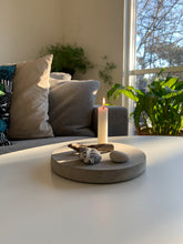 Ladda upp bild till gallerivisning, Smart Form Sweden, Robert Bengtsson, System LEVEL, Kronljushållare, LEVEL F Rund, Ser LEVEL F Rund, cylindervas