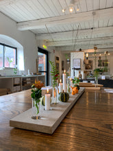 Ladda upp bild till gallerivisning, Set LEVEL F, System LEVEL, Betong, bordsdekoration, Smart Form Sweden, Robert Bengtsson, betong, bordsdekoration, cylindervaser, kronljushållare