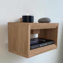 Ladda upp bild till gallerivisning, Embrace konsolsystem, Smart Form Sweden, Robert Bengtsson, kork, svensk ek, förnybara material, hållbar, svensk design, svensk tillverkning, konsolhylla, konsolbord, sängbord, nattduksbord, mobil hylla