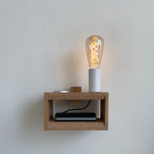 Ladda upp bild till gallerivisning, Embrace konsolsystem, Smart Form Sweden, Robert Bengtsson, kork, svensk ek, förnybara material, hållbar, svensk design, svensk tillverkning, konsolhylla, konsolbord, sängbord, nattduksbord, mobil hylla