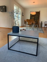 Ladda upp bild till gallerivisning, Betongbord, Smart Form Sweden, ROBERT BENGTSSON, Stålunderrede, soffbord, sidobord, loungebord, bord i betong, betong