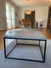 Ladda upp bild till gallerivisning, Betongbord, Smart Form Sweden, ROBERT BENGTSSON, Stålunderrede, soffbord, sidobord, loungebord, bord i betong, betong