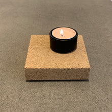 Ladda upp bild till gallerivisning, Set LEVEL Mini kork, LEVEL Mini kork, System LEVEL, bordsdekoration, Smart Form Sweden, Robert Bengtsson, kork, värmeljushållare, ljus i inredningen, förnybart material, VÅGES, svenskt smide