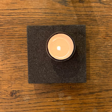 Ladda upp bild till gallerivisning, Set LEVEL Mini kork, LEVEL Mini kork, System LEVEL, bordsdekoration, Smart Form Sweden, Robert Bengtsson, kork, värmeljushållare, ljus i inredningen, förnybart material, VÅGES, svenskt smide, svart kork