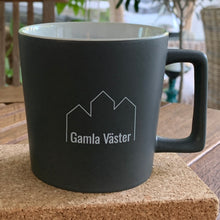 Ladda upp bild till gallerivisning, Smart Form Sweden, Robert Bengtsson, mugg, keramikmugg, Gamla Väster, souvenir, present