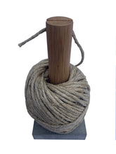 Ladda upp bild till gallerivisning, Smart Form Sweden, Robert Bengtsson, Betong, Ek, Snörhållare Garnhållare, hampa