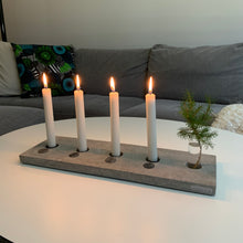 Ladda upp bild till gallerivisning, Set LEVEL F, System LEVEL, Betong, bordsdekoration, Smart Form Sweden, Robert Bengtsson, betong, bordsdekoration, cylindervaser, kronljushållare