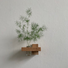 Ladda upp bild till gallerivisning, Embrace konsolsystem, Smart Form Sweden, Robert Bengtsson, konsolhylla, svensk ek, kork