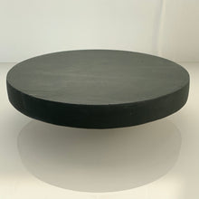 Ladda upp bild till gallerivisning, Trampsten, stegsten, betong, trädgårdsdekoration, trädgårdsdesign, kalkfärg, dark forest, trädgårdspresent