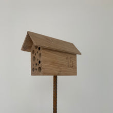 Ladda upp bild till gallerivisning, INSEKTSHYTTEN, Smart Form Sweden, Robert Bengtsson, Svensk ek, svenskt hantverk, svensk design,biologisk mångfald, insektshotell, insekt