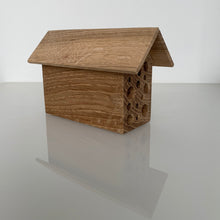 Ladda upp bild till gallerivisning, INSEKTSHYTTEN, Smart Form Sweden, Robert Bengtsson, Svensk ek, svenskt hantverk, svensk design,biologisk mångfald, insektshotell, insekt