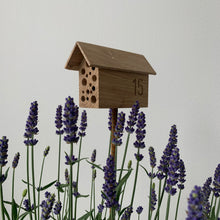 Ladda upp bild till gallerivisning, INSEKTSHYTTEN, Smart Form Sweden, Robert Bengtsson, Svensk ek, svenskt hantverk, svensk design,biologisk mångfald, insektshotell, insekt