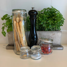 Ladda upp bild till gallerivisning, Set LEVEL H, LEVEL H, LEVEL C, LEVEL Plåt, Smart Form Sweden, System LEVEL, kruka, planteringskärl, planteringslösning, betong, betongkruka, Robert Bengtsson