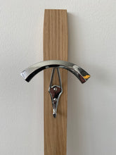 Ladda upp bild till gallerivisning, Mobil hängare, återbuk av gammal italiensk krok i en design med svensk ek.