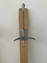Ladda upp bild till gallerivisning, Mobil hängare, återbuk av gammal italiensk krok i en design med svensk ek.