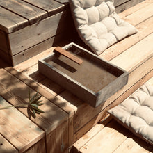 Ladda upp bild till gallerivisning, Fågelpool, svensk ek, betong, Smart Form Sweden, fågelbad, fågelbad i betong, biologisk mångfald, Robert Bengtsson, Foto: Åsa Gramén