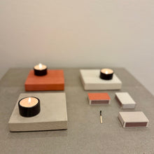 Ladda upp bild till gallerivisning, Set LEVEL M målad med kalkfärg, Smart Form Sweden, Robert Bengtsson, Svensk Design, Svensk hantverk, kork, kalkfärg, karaktär, kulör, kork, VÅGES, ljushållare, ljusstake
