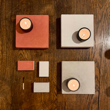 Ladda upp bild till gallerivisning, Set LEVEL M målad med kalkfärg, Smart Form Sweden, Robert Bengtsson, Svensk Design, Svensk hantverk, kork, kalkfärg, karaktär, kulör, kork, VÅGES, ljushållare, ljusstake
