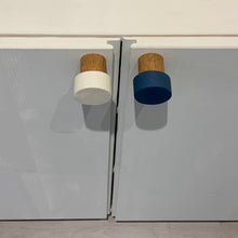 Ladda upp bild till gallerivisning, K prick, Smart Form Sweden, Robert Bengtsson, karaktär, känsla, kork, eK, kulör, kalk, cirKulär, hängare, väggdekor, ljudabsorbent, väggknopp, dörrknopp, vägginstallation, Neurodesign, taktila material, inredningsdetalj, rockhängare, förvaring
