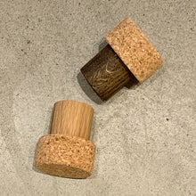 Ladda upp bild till gallerivisning, K prick, Smart Form Sweden, Robert Bengtsson, karaktär, känsla, kork, eK, kulör, kalk, cirKulär, hängare, väggdekor, ljudabsorbent, väggknopp, dörrknopp, vägginstallation, Neurodesign, taktila material, inredningsdetalj, rockhängare, förvaring
