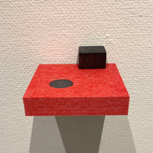 Ladda upp bild till gallerivisning, Embrace konsolsystem, Smart Form Sweden, Robert Bengtsson, konsolhylla, svensk furu, hyggesfri furu, hyggesfritt skogsbruk, återvunnen PET
