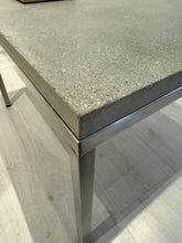 Ladda upp bild till gallerivisning, Betongbord, Smart Form Sweden, ROBERT BENGTSSON,slipat rostfritt underrede, underrede i slipad rostfri fyrkantsprofil, soffbord, sidobord, loungebord, bord i betong, svensk design, svenskt hantverk, Made in Sweden
