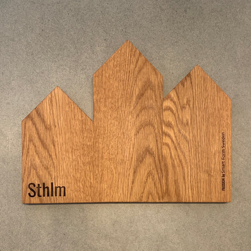 Skärbräda, ekbräda, ek, solid ek, underlägg, bricka, PASSION by Smart Form Sweden, 
Robert Bengtsson, arkitektur, inspirerande arkitektur, städer, kvarter, destinationer, platser, Under denna siluett finns en serie med produkter som hyllar inspirerande arkitektur och trevliga kvarter, städer och destinationer. city passion, passionbysmartformsweden, stadssiluett.
Sthlm, Stockholm